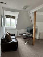 Apartamento de lujo, baño privado, vistas al jardín (Apartment 5) | Salón