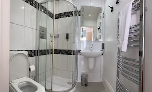 Luxury Studio, Ensuite (Apartment 1) | Bathroom