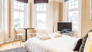 Lyxstudio - eget badrum - utsikt mot trÀdgÄrden (Apartment 2) | 1 sovrum