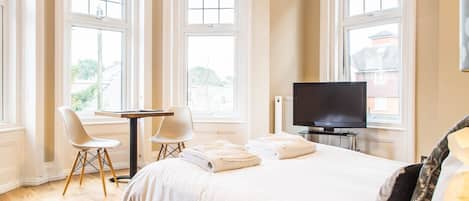 Luxury Studio, Ensuite, Garden View (Apartment 2) | 1 bedroom