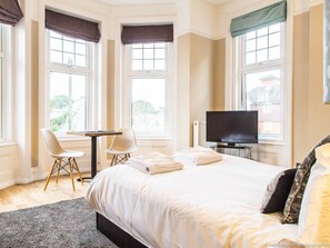 Studio Luxe, salle de bains attenante, vue jardin (Apartment 2)