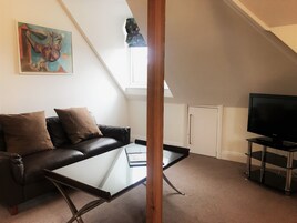 Apartamento de lujo, baño privado, vistas al jardín (Apartment 5) | Salón