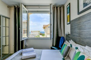 Standard Double Room, Ocean View | In-room safe, free WiFi