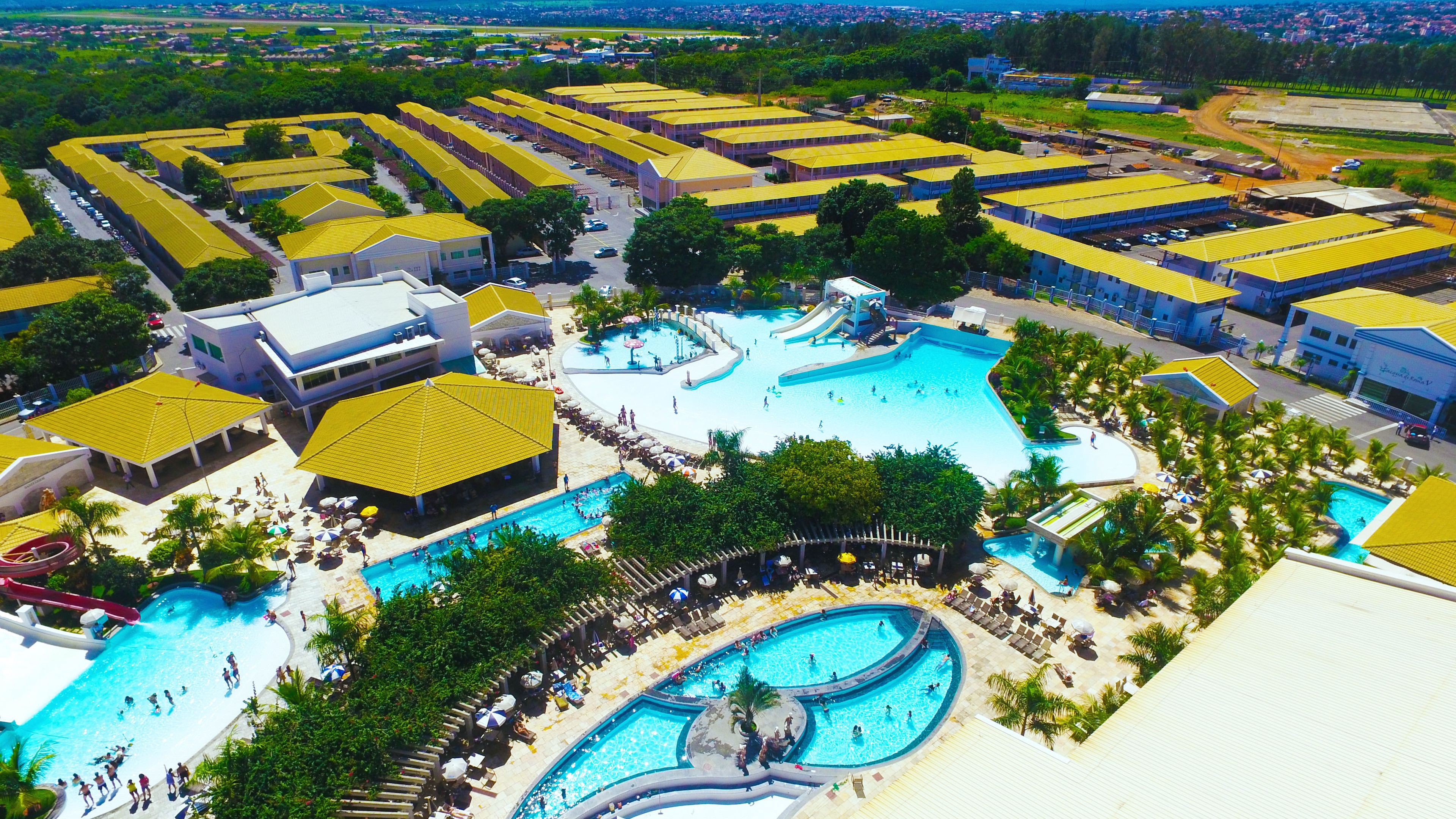 Piscina interna, piscina externa