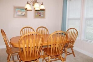 House, Multiple Beds (3804 Clearwater Bay) | In-room dining