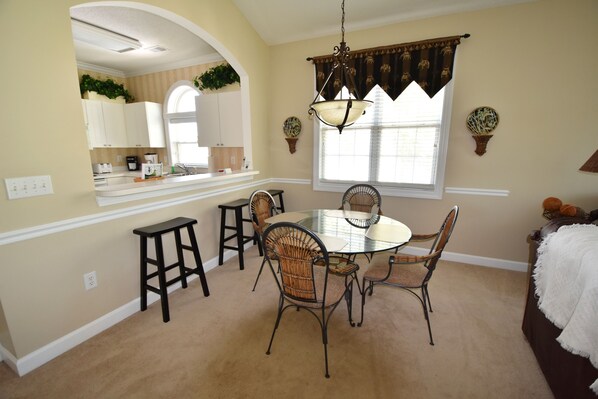 Standard Apartment, 2 Bedrooms | In-room dining