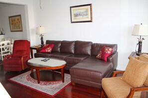 Standard Apartment, 3 Bedrooms | Living area