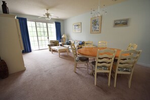 Living room - 213 River Crossing (North Myrtle Beach)