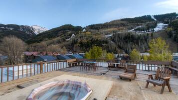 Family Condo, 3 Bedrooms, Mountainside | Outdoor spa tub