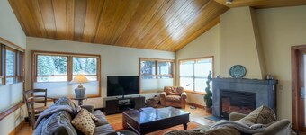 Cascades A 1 4 Bedroom Condo By Accommodations in Telluride