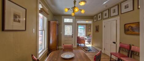 Casa familiar, 2 habitaciones, junto a la montaña | Servicio a la habitación