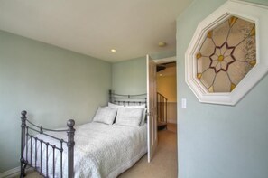 Family Condo, 3 Bedrooms, Mountainside | 3 bedrooms, iron/ironing board