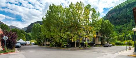 Appartamento familiare, 1 camera da letto, lato montagna | Vista strada