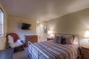 Family Condo, 3 Bedrooms, Mountainside | 3 bedrooms, iron/ironing board, free WiFi