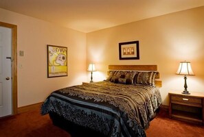 Family Condo, 2 Bedrooms, Mountainside | 2 bedrooms, iron/ironing board