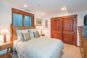 3 bedrooms - Pacific Street 3 Bedroom Condo By Accommodations in Telluride (Telluride)