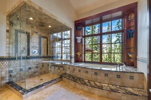 Casa familiar, 6 habitaciones, junto a la montaña | Baño