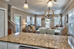 House, 4 Bedrooms, Pool View | Private kitchen | Fridge, microwave, oven, stovetop