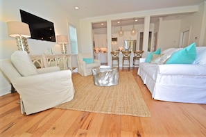 House, 4 Bedrooms | Living room