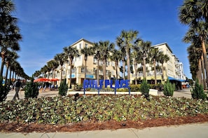 House, 4 Bedrooms | Front of property