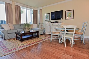 Condo, 2 Bedrooms, Beach View, Sea Facing | Living area