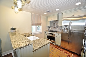 Condo, 2 Bedrooms, Beach View, Sea Facing | Private kitchen | Fridge, microwave, coffee/tea maker