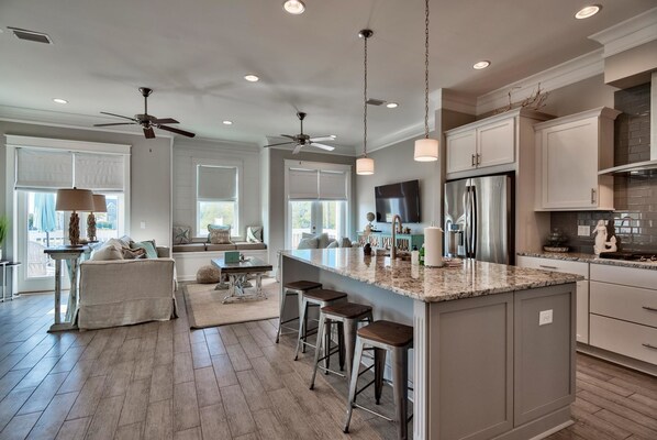 Condo, 3 Bedrooms | Private kitchen