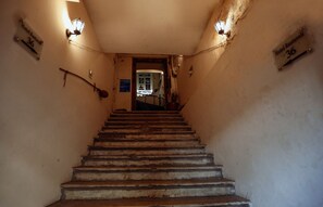 Interior entrance - Rustaveli 36 Hotel (Tbilisi)