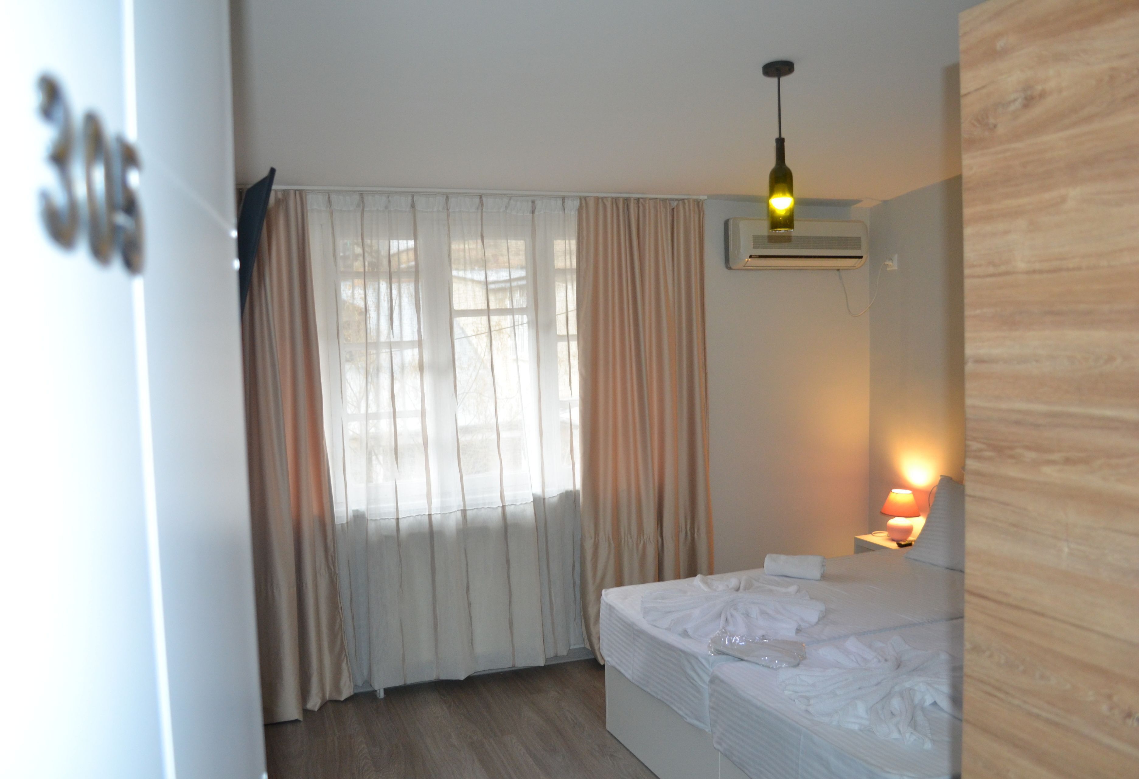 2 phòng ngủ, két bảo mật tại phòng 