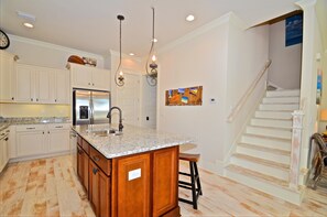 Condo, 3 Bedrooms | Private kitchen