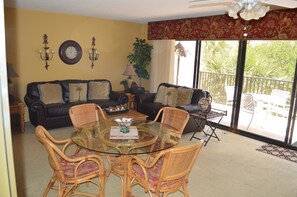 Comfort Condo, 2 Bedrooms, Lagoon View | Living area