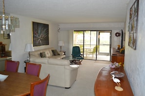 Comfort Condo, 2 Bedrooms | Living area