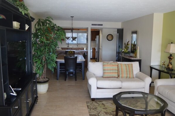 Comfort-Apartment, 2 Schlafzimmer | Wohnbereich