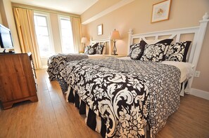 Condo, 2 Bedrooms