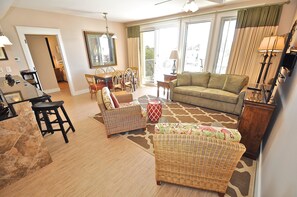 Condo, 2 Bedrooms | Living area