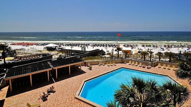 Kondominium, 1 kamar tidur, pemandangan pantai, menghadap laut | Kolam renang outdoor