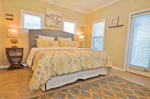 House, 4 Bedrooms, Pool View