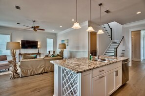 House, 3 Bedrooms | Private kitchen | Fridge, microwave, oven, stovetop - BeechNut 3 Bedroom Holiday home By Coastal Dreamin (Santa Rosa Beach)