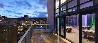 Holiday Inn Hotel & Suites Montreal Centre-ville Ouest by IHG