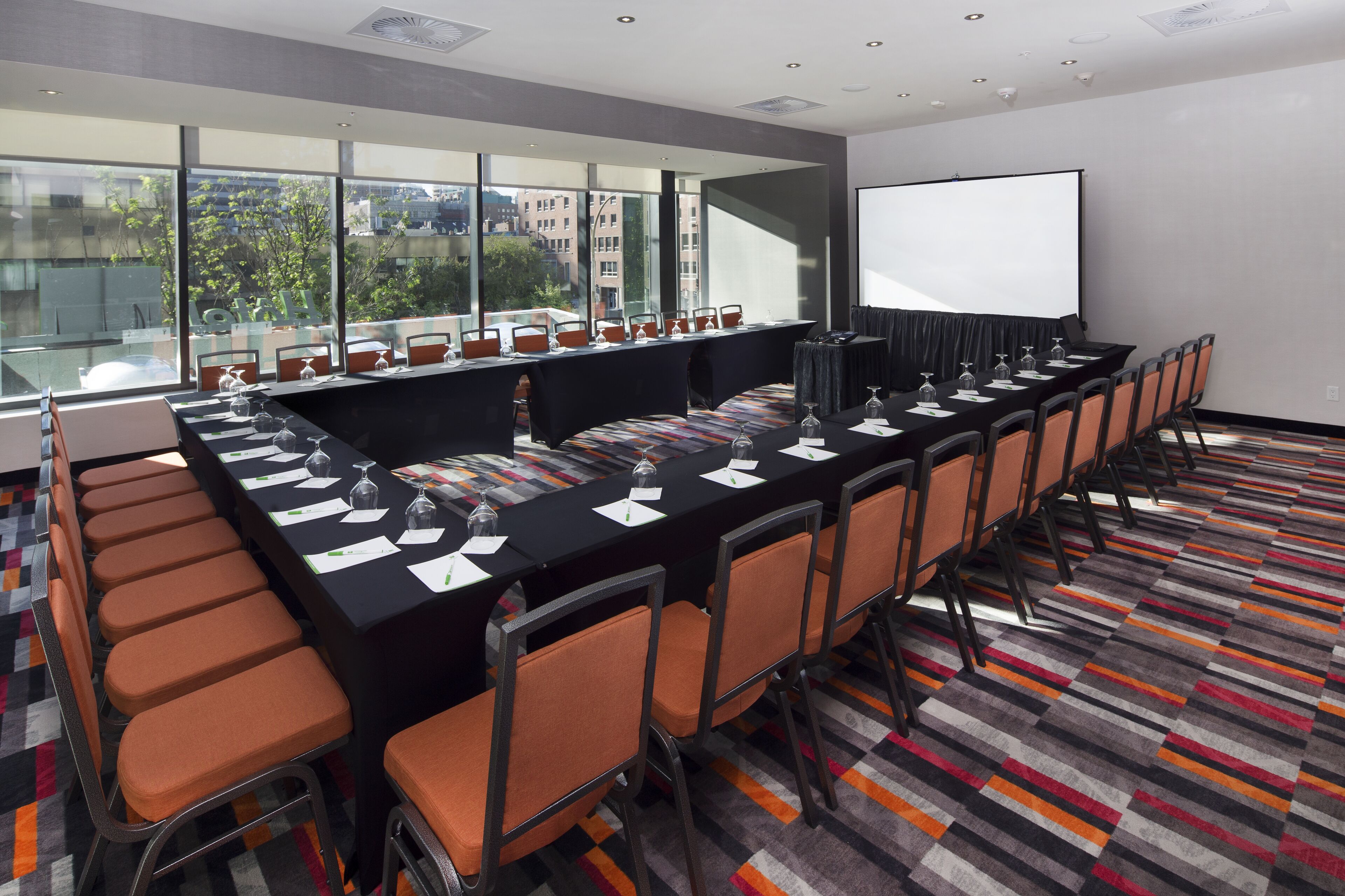 Photo - Holiday Inn Hotel & Suites - Montreal Centre-ville Ouest by IHG