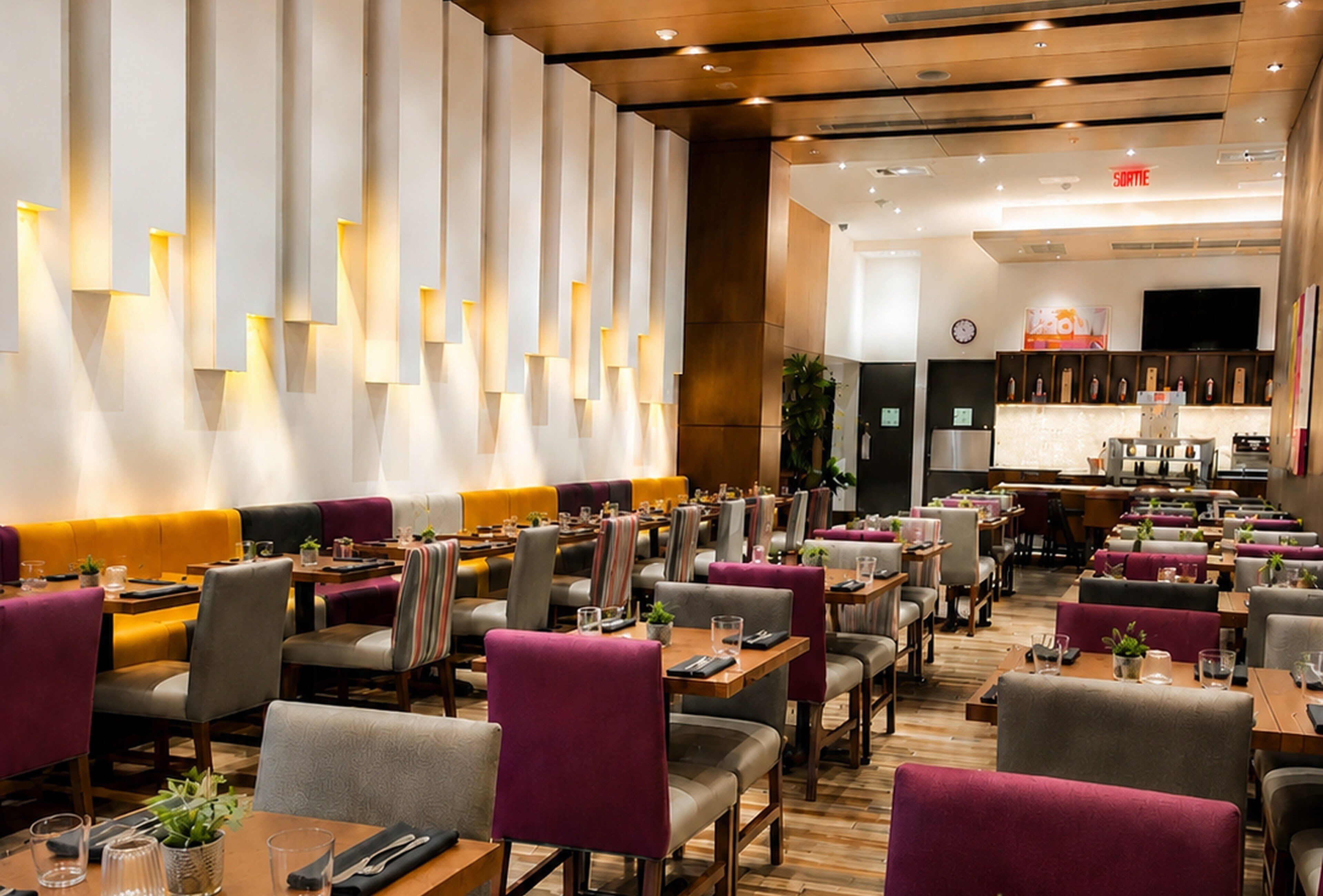 Photo - Holiday Inn Hotel & Suites Montreal Centre-ville Ouest by IHG