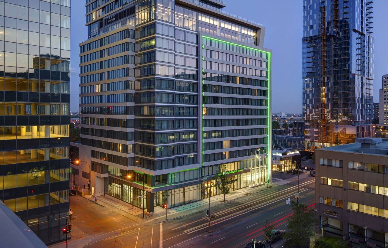 Holiday Inn Hotel & Suites Montreal Centre-ville Ouest by IHG