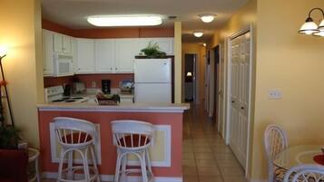 Lägenhet - 1 sovrum | Eget kök | Kylskåp, mikrovågsugn och kaffe- och tebryggare