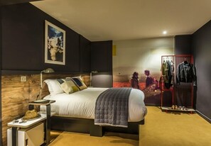 客房 (Comfy) | 高档床上用品、客房内保险箱、隔音、熨斗/熨板