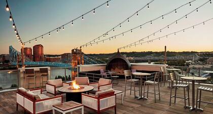 AC Hotel by Marriott Cincinnati at The Banks