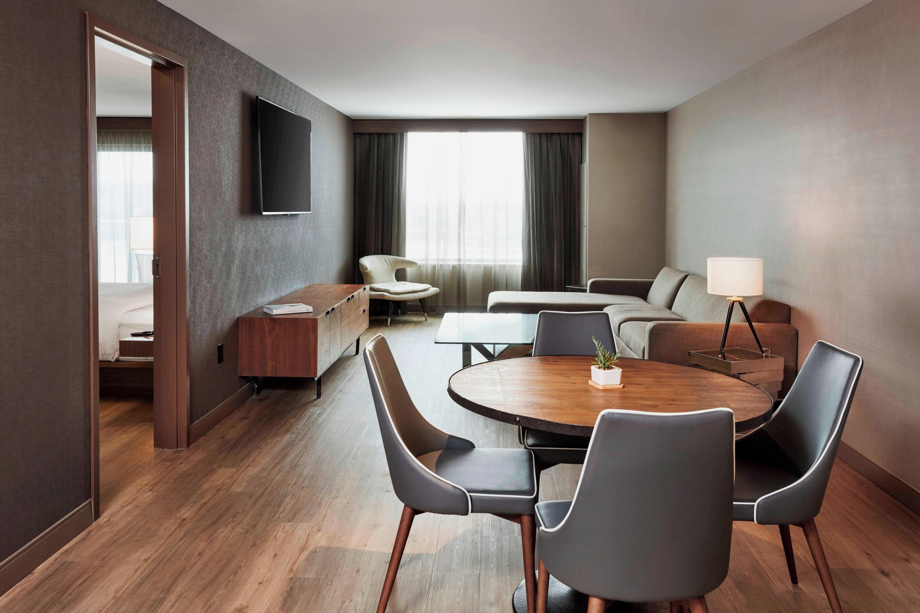 Suite, 1 Bedroom, Balcony, River View | Living area | Smart TV, Netflix