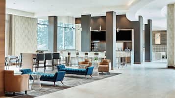 2 bars/lounges