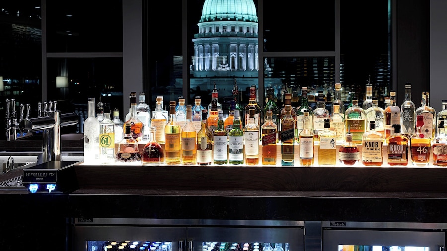 AC Hotel by Marriott Madison Downtown