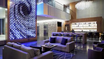 3 bars/lounges