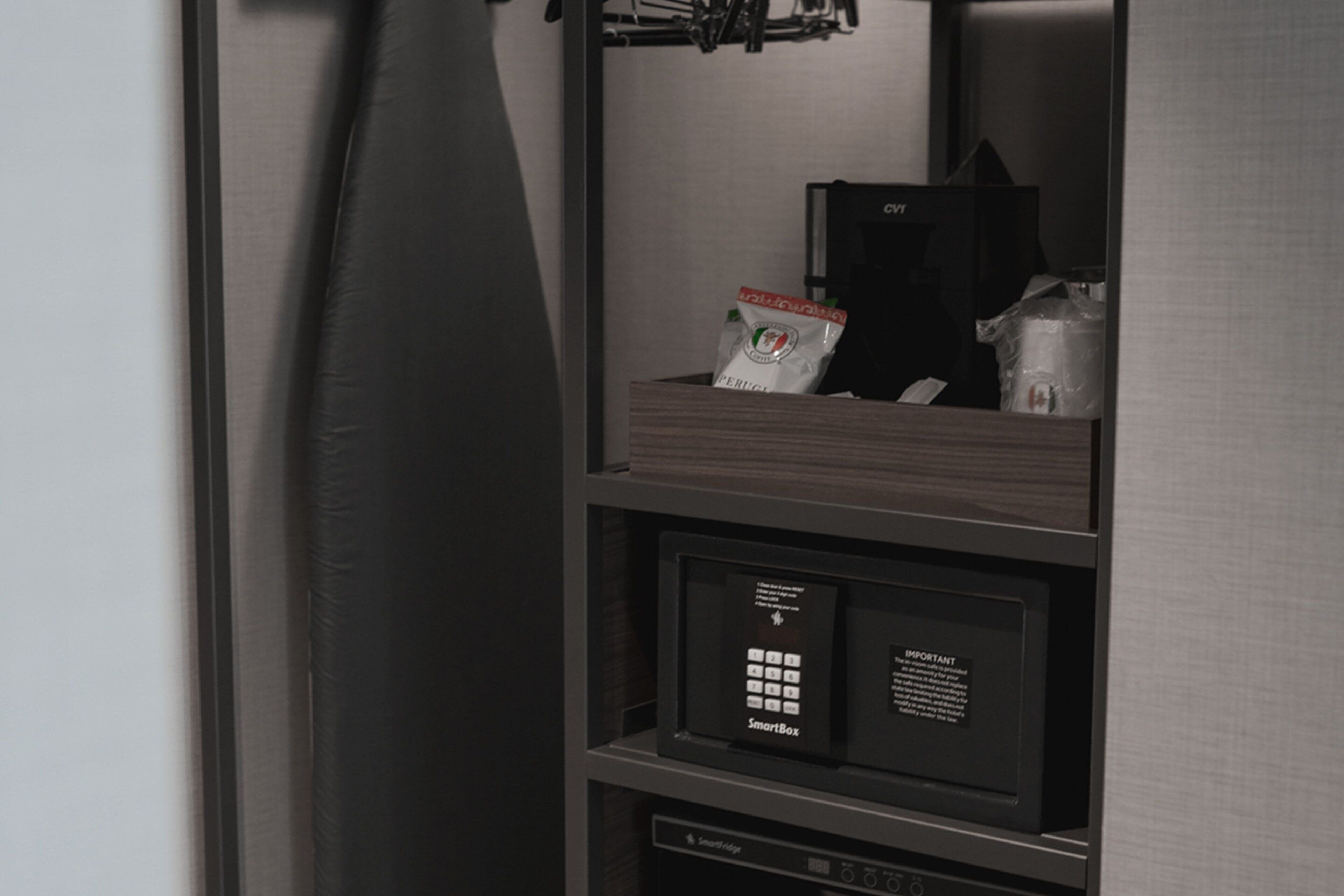 premium bedding, in-room safe, desk, laptop workspace